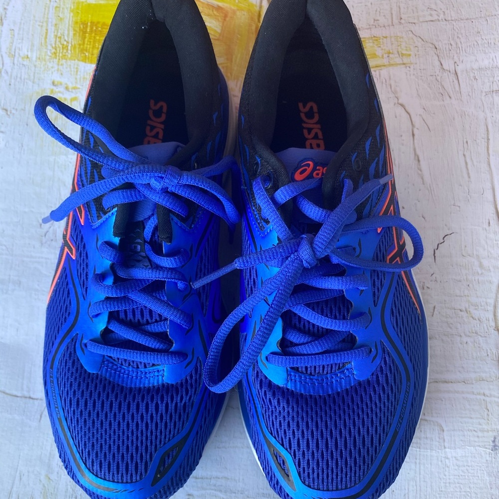 ASICS Running Shoes - Picture 2 of 4
